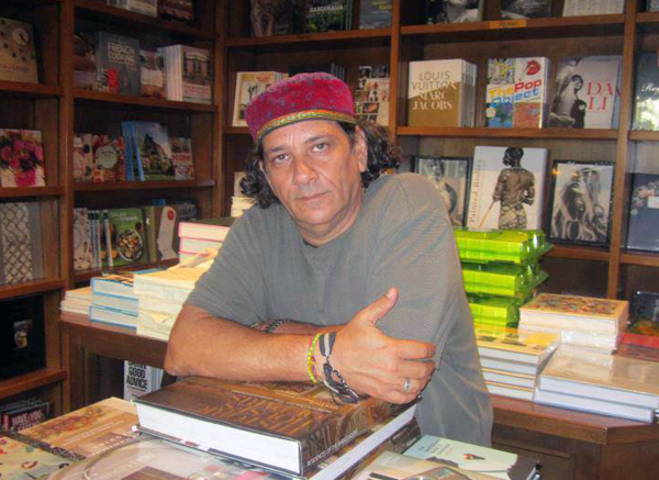 foto del escritor cubano Arístides Vega Chapú